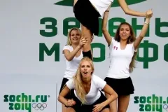 19-05-cheer-7