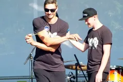 400